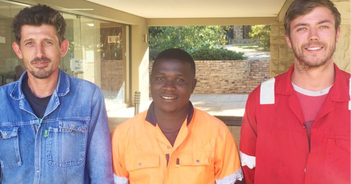 GeoGroup employees congratulated on their new qualifications